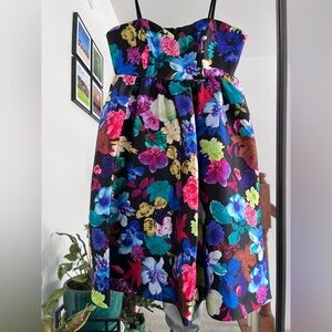 Printed sweetheart spaghetti strap dress.
